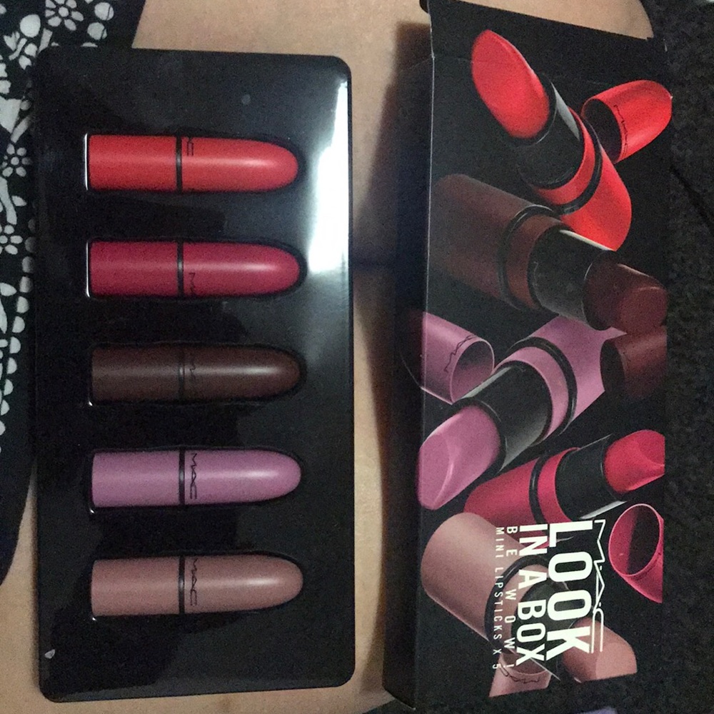 mini lipsticks